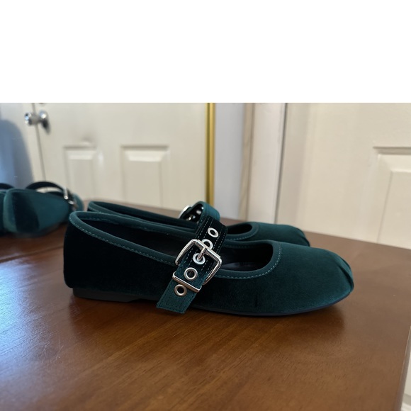 Urban Outfitters Dark Green Velvet Flats - Picture 3 of 8